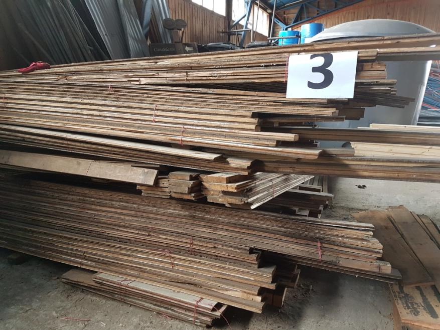 Lote 3, madera piso y forro (mañío, laurel, otros)